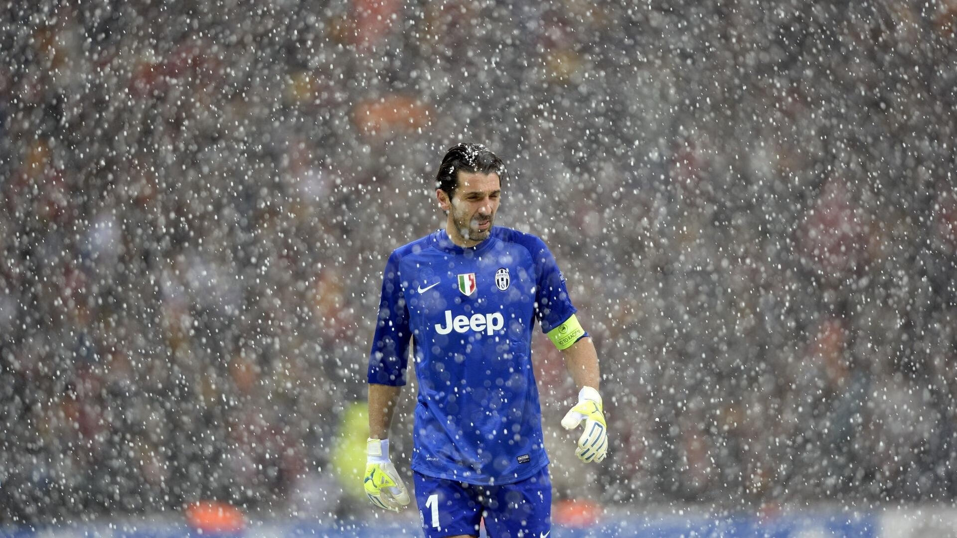 乐鱼体育手机版-英超“飓风”反击，精彩瞬间让球迷狂热，飓风超级英雄最新版本